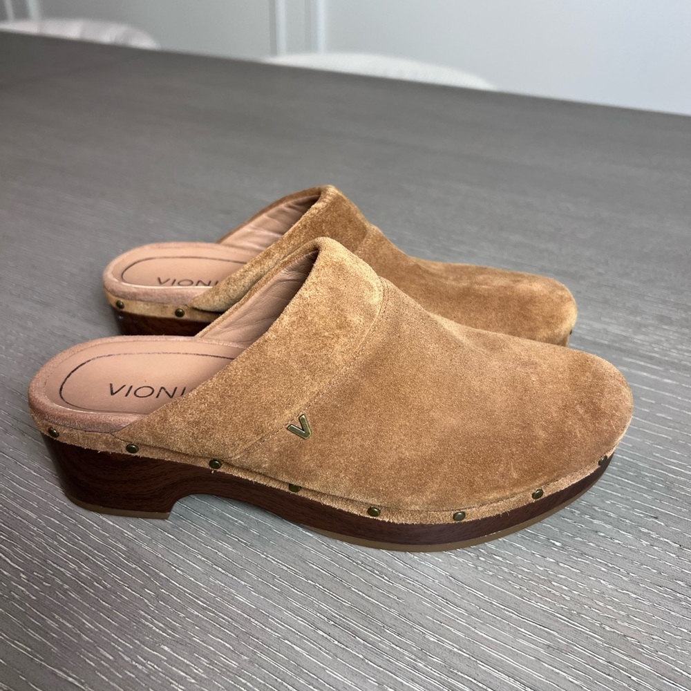Vionic Women's Brown Suede Mules